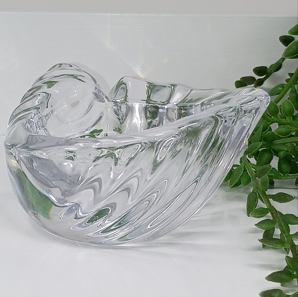 Gray Glass Art with Elegant Flowing Form